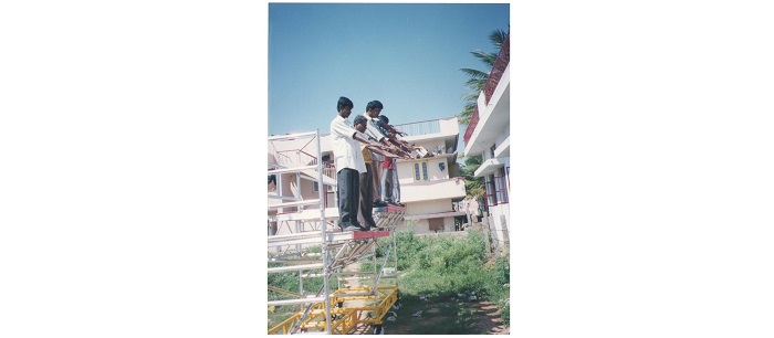 Multi level helicopter work platform with cantilever - HAL